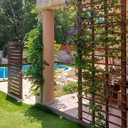 בית נופש Mikac By Interhome *
