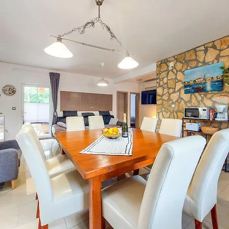 Mikac By Interhome *